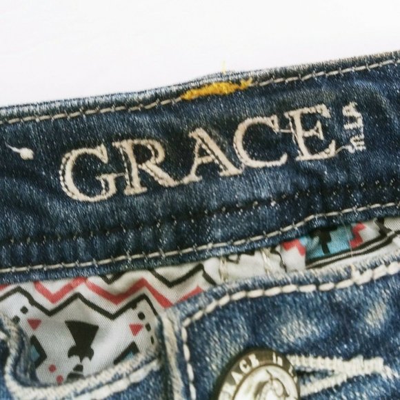 GRACE Dark Wash Embroidered/Beaded Blue Denim Jean Shorts Sz 27 x 3" x7.5 Rise - Picture 4 of 8